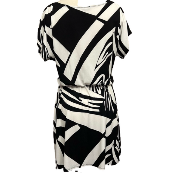 City Triangles Dress/Medium - Picture 2 of 6